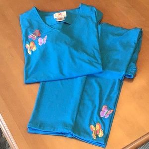Plus size Quacker Factory tunic and Capri